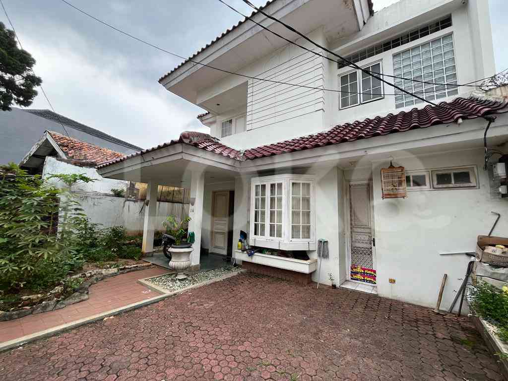 200 sqm, 4 BR house for sale in Jl. Mendawai III no.14, Blok M 1