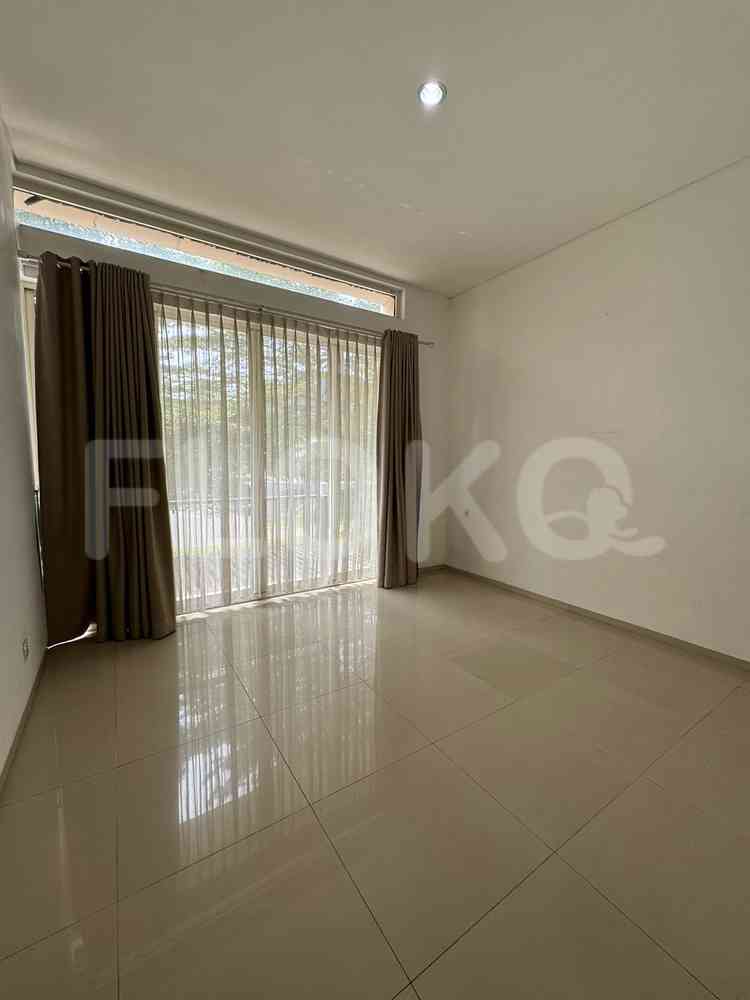 Disewakan Rumah 4 BR, Luas 230 m2 di Serenia Hills, Lebak Bulus 8