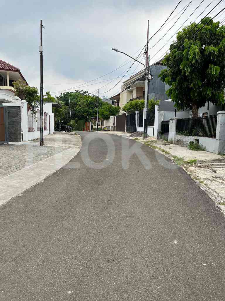 200 sqm, 4 BR house for sale in Jl. Mendawai III no.14, Blok M 2