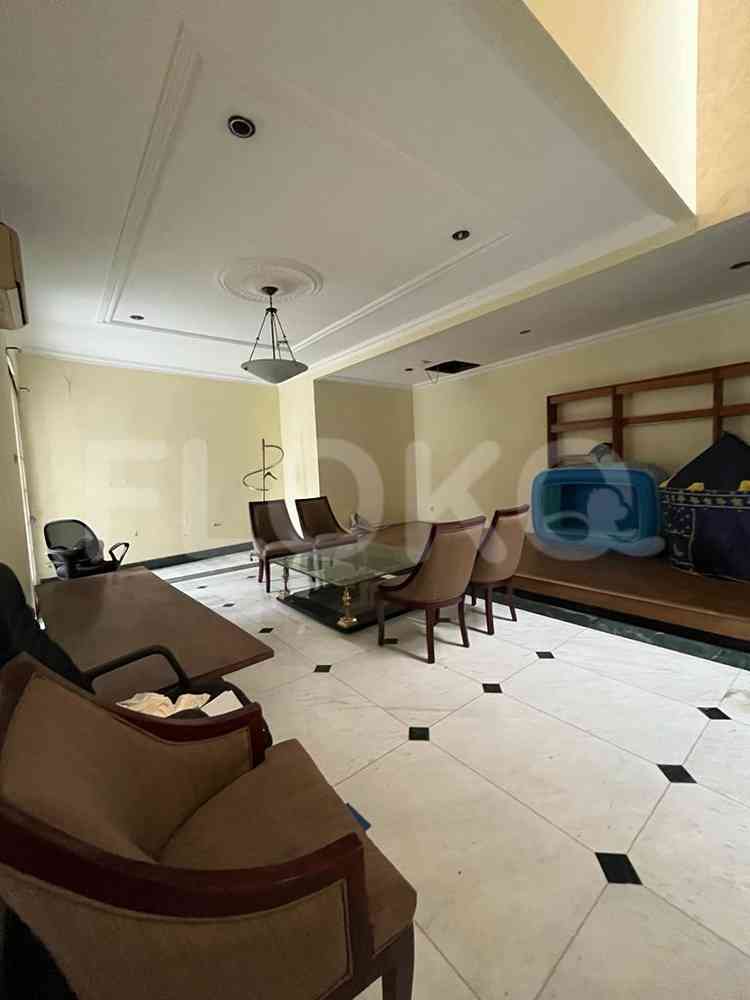 200 sqm, 4 BR house for sale in Jl. Mendawai III no.14, Blok M 3