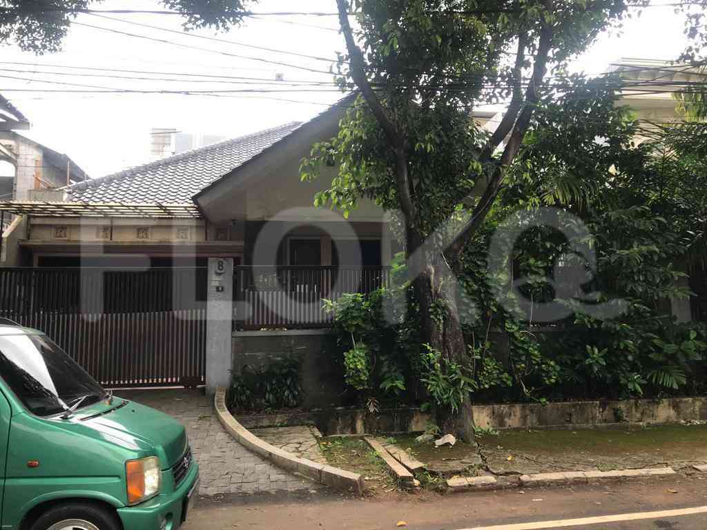 Dijual Rumah 6 BR, Luas 278 m2 di Bulungan, Blok M 1