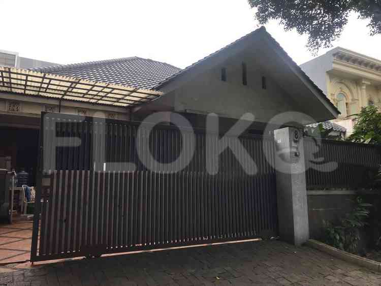 Dijual Rumah 6 BR, Luas 278 m2 di Bulungan, Blok M 4