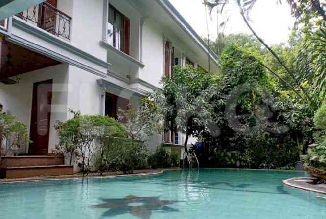 1400 sqm, 9 BR house for sale in Kebayoran Baru, Blok M 7