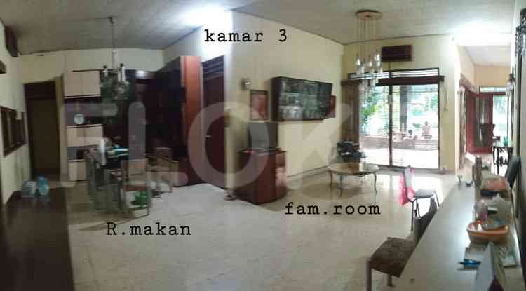 Dijual Rumah 3 BR, Luas 400 m2 di Jl Wijaya, Blok M 5