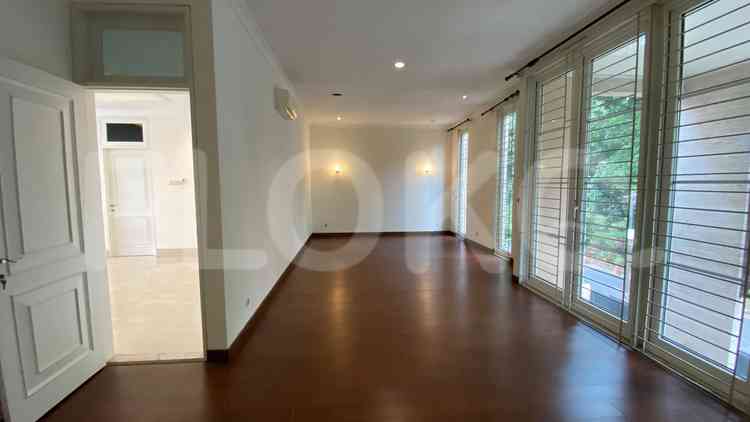 Disewakan Rumah 5 BR, Luas 300 m2 di Pondok Indah, Pondok Indah 10