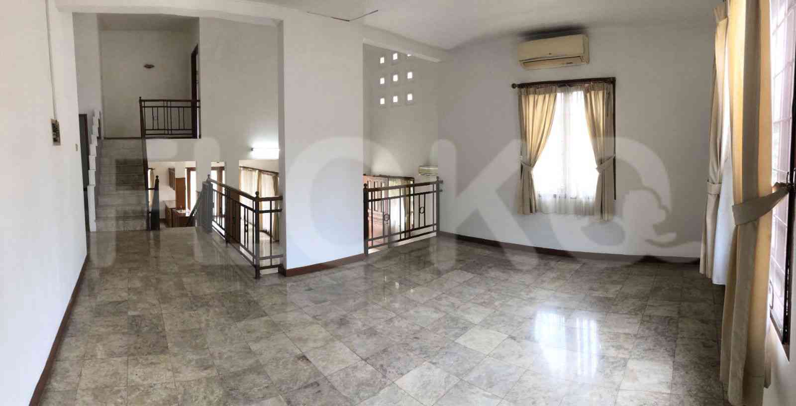 Disewakan Rumah 3 BR, Luas 200 m2 di Lebak Bulus, Lebak Bulus 6