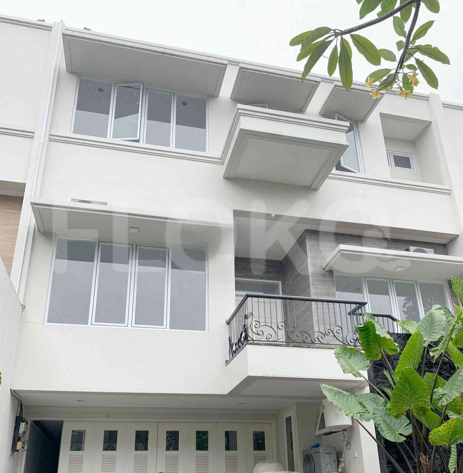 Disewakan Rumah 3 BR, Luas 400 m2 di Kemang, Kemang 1