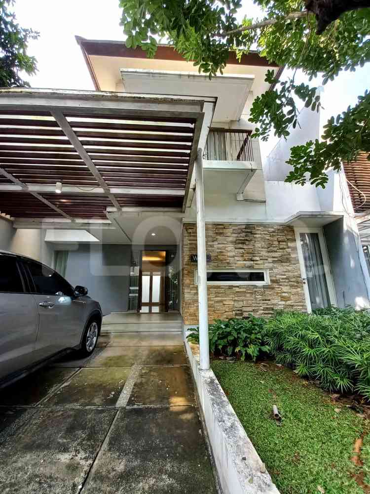 180 sqm, 3 BR house for rent in Serenia Hills, Lebak Bulus 1