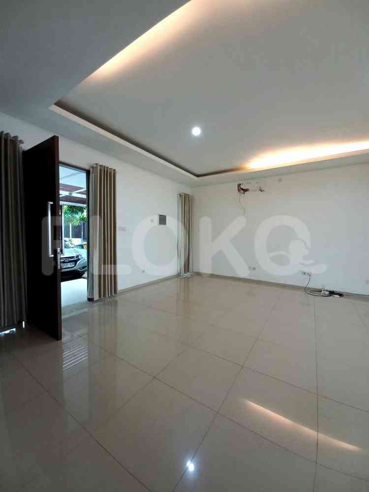 180 sqm, 3 BR house for rent in Serenia Hills, Lebak Bulus 2