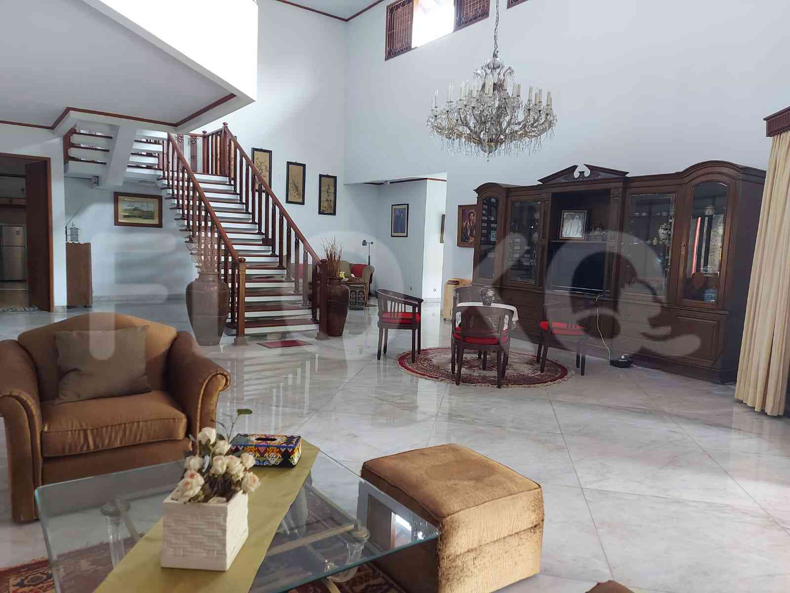 Disewakan Rumah 5 BR, Luas 900 m2 di Lebak Bulus, Lebak Bulus 2