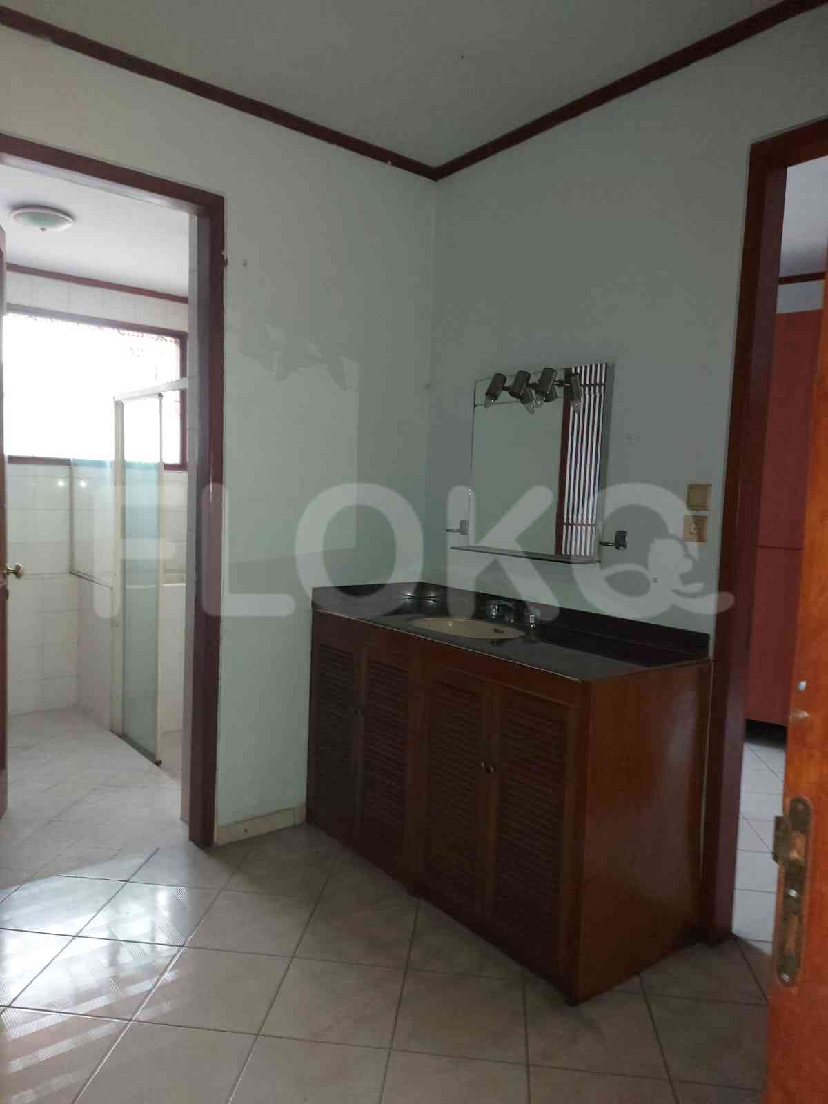 Disewakan Rumah 5 BR, Luas 900 m2 di Lebak Bulus, Lebak Bulus 7