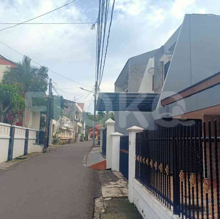 Disewakan Rumah 5 BR, Luas 360 m2 di Pondok Indah, Pondok Indah 2