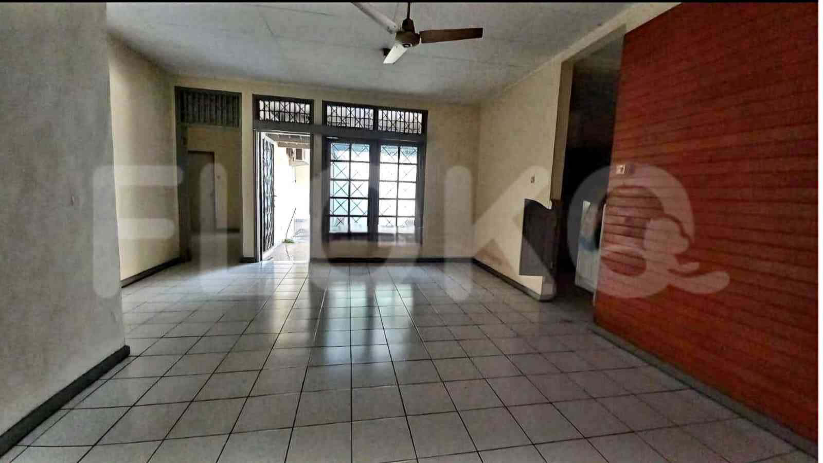 Disewakan Rumah 3 BR, Luas 180 m2 di Lebak Bulus, Lebak Bulus 2