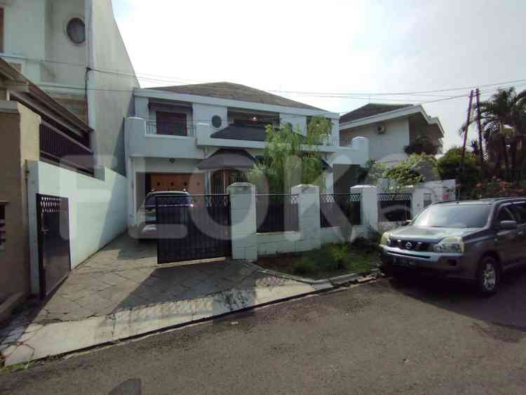 Disewakan Rumah 3 BR, Luas 305 m2 di Niaga Hijau, Pondok Indah 2