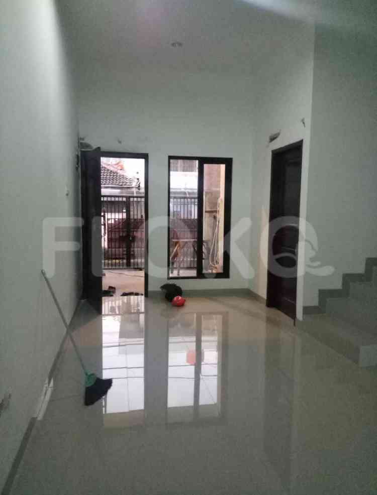 Dijual Rumah 3 BR, Luas 77 m2 di Tomang, Grogol 2