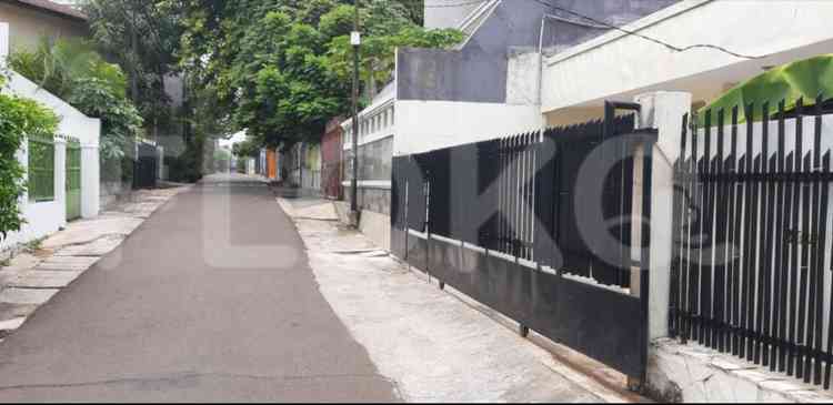 Dijual Rumah 3 BR, Luas 125 m2 di Tomang, Grogol 5