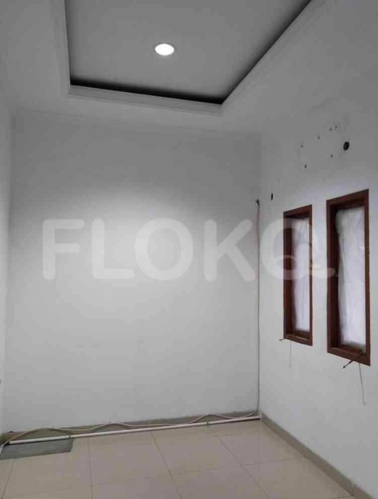 180 sqm, 4 BR house for sale in Tomang, Grogol 4