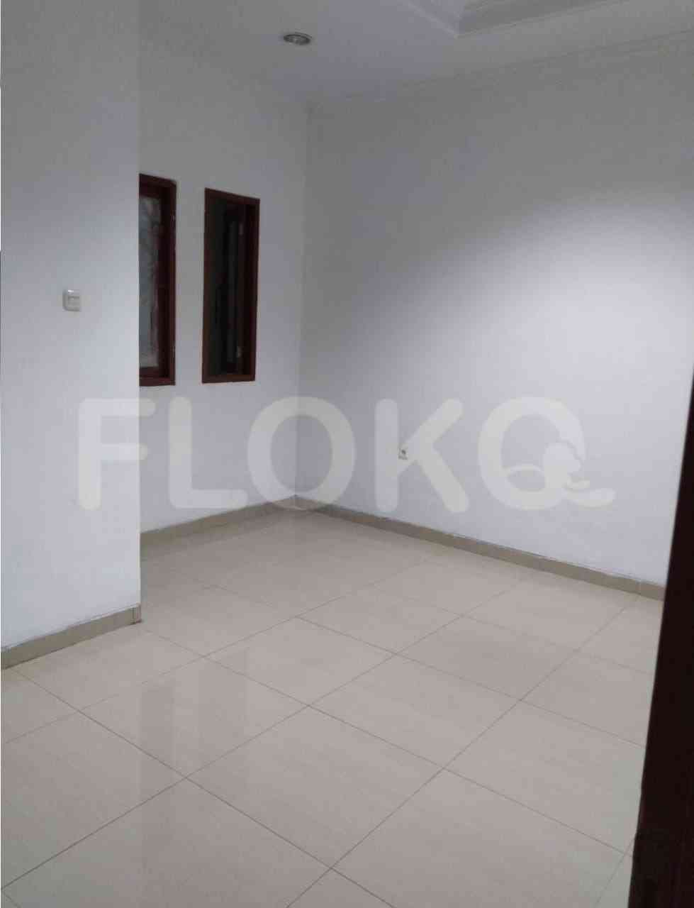 Dijual Rumah 4 BR, Luas 180 m2 di Tomang, Grogol 3