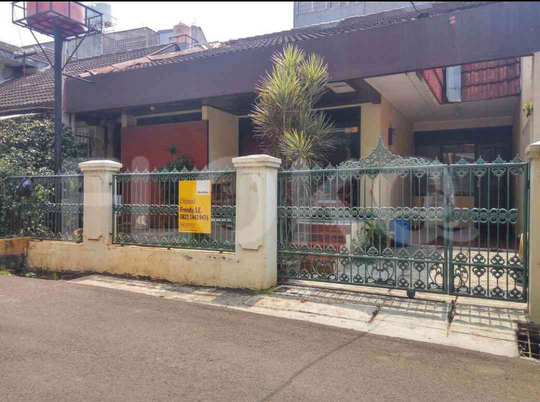 Dijual Rumah 3 BR, Luas 150 m2 di Tomang, Grogol 2