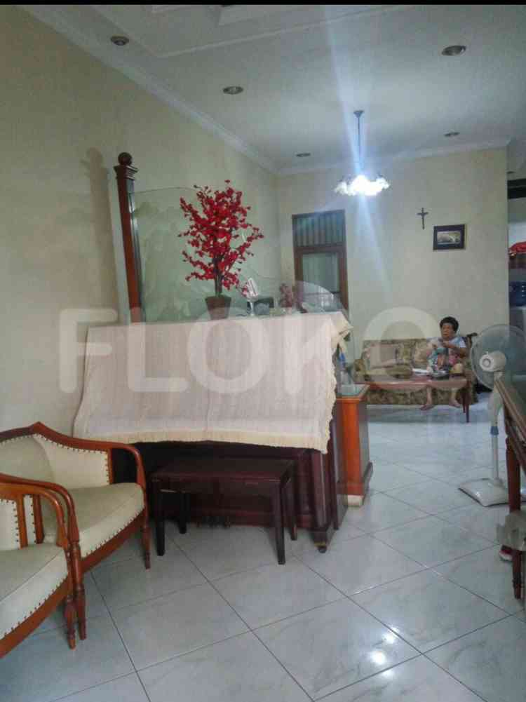 Dijual Rumah 3 BR, Luas 90 m2 di Tomang, Grogol 2