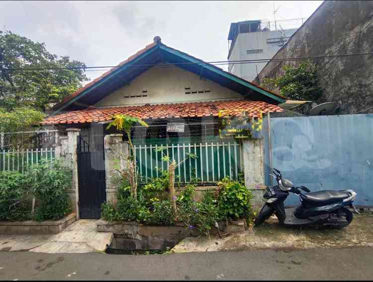 200 sqm, 14 BR house for sale in Petojo Gambir, Kemayoran 1