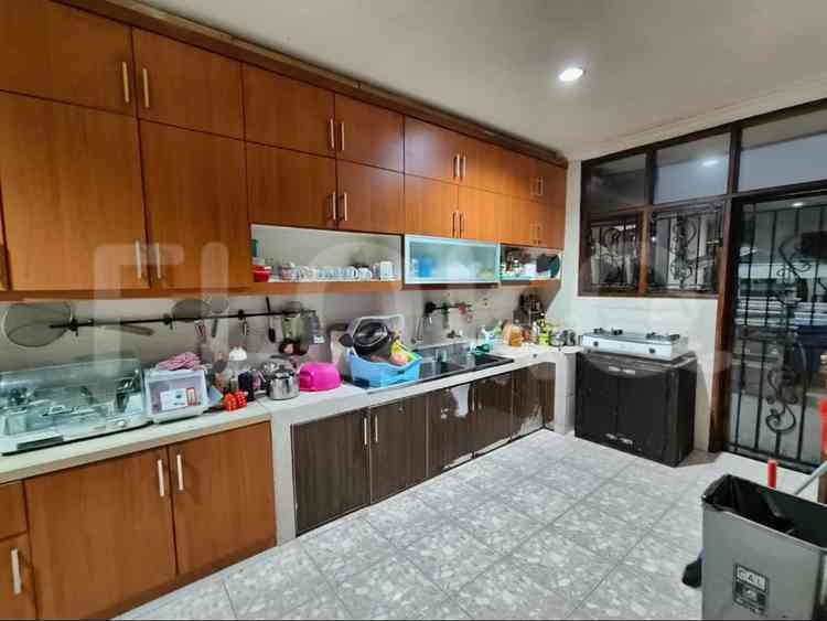 Dijual Rumah 9 BR, Luas 360 m2 di Petojo Selatan, Kemanggisan 6