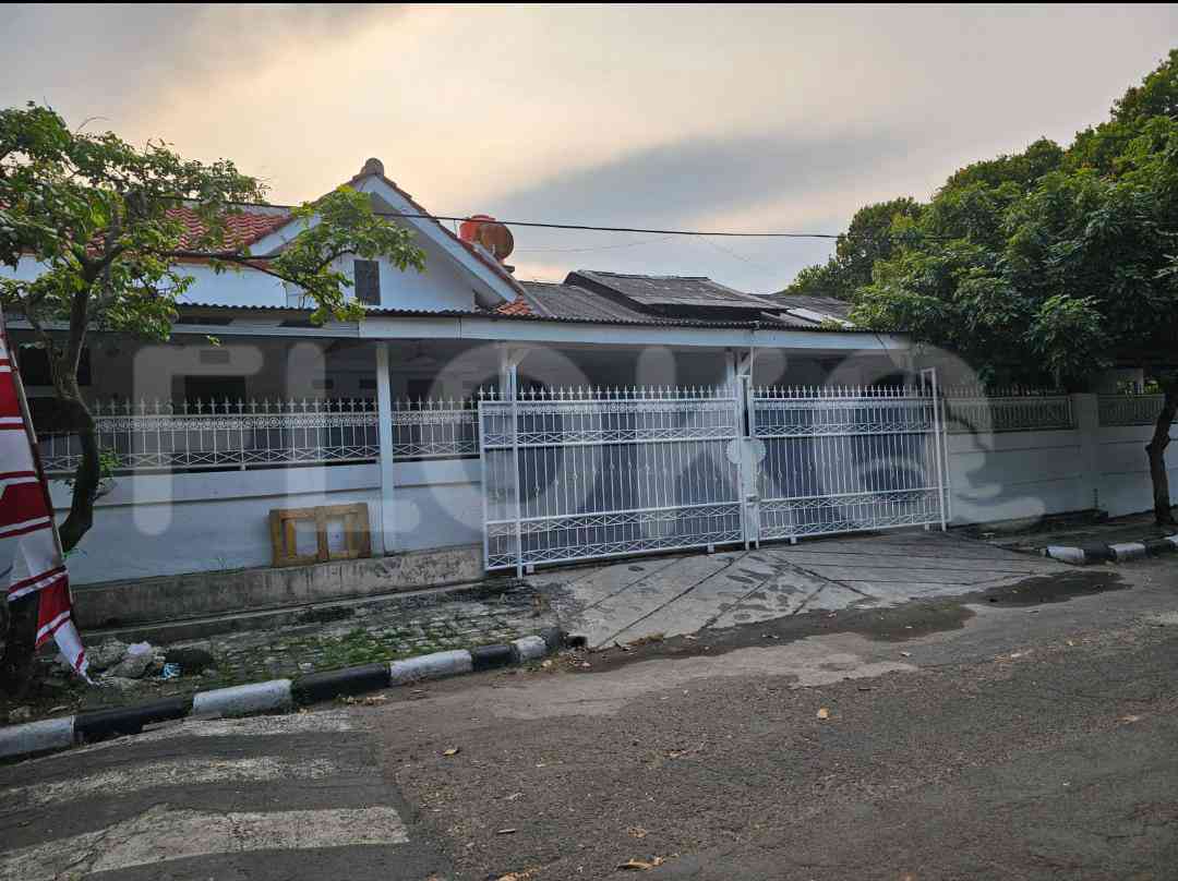 Dijual Rumah 5 BR, Luas 500 m2 di Perum Metland Tambun , Bekasi Timur 2