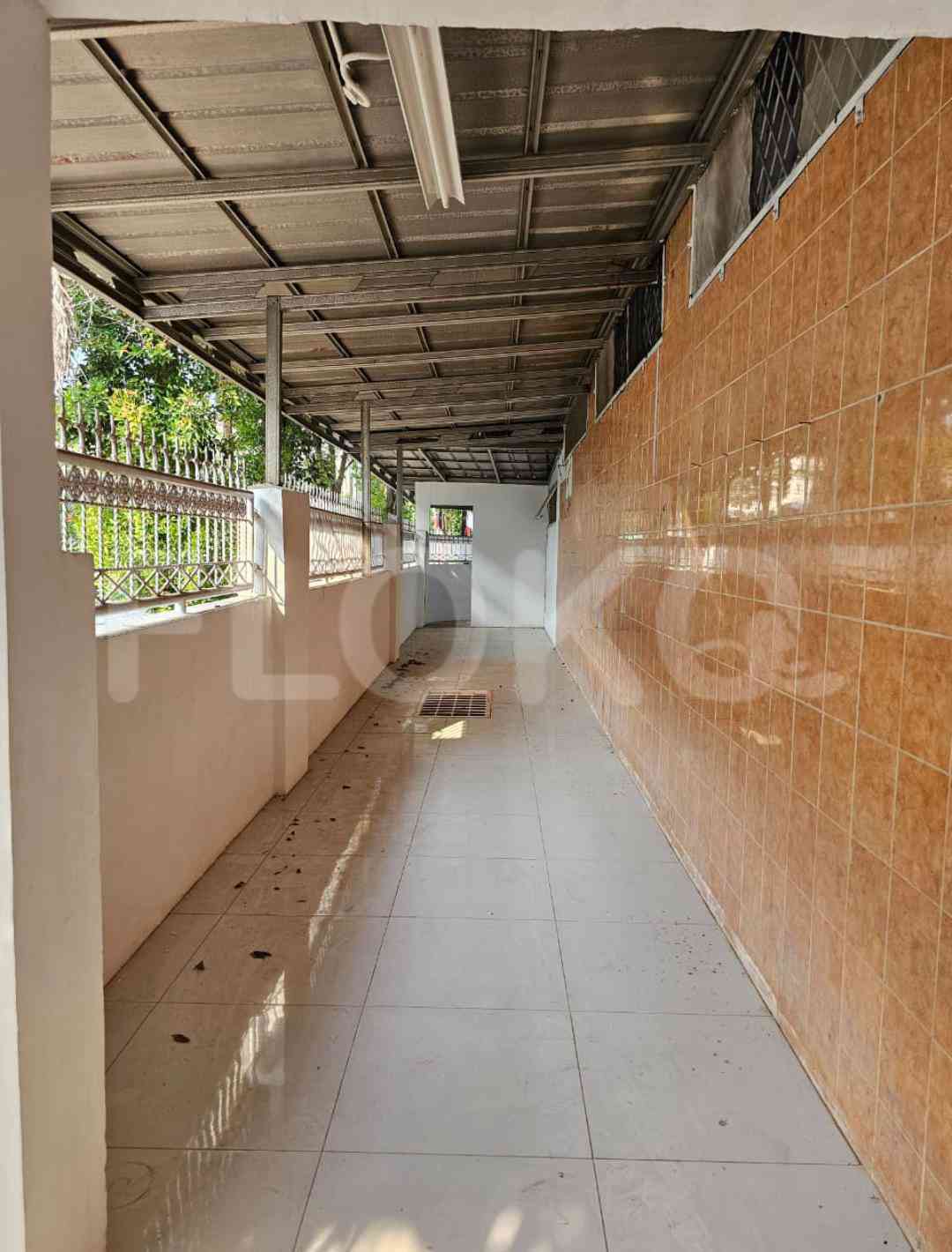 Dijual Rumah 5 BR, Luas 500 m2 di Perum Metland Tambun , Bekasi Timur 8