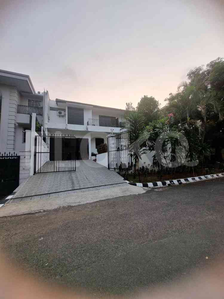 Disewakan Rumah 5 BR, Luas 400 m2 di Pondok Indah, Pondok Indah 1