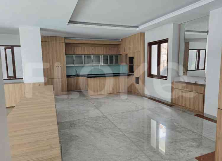 Dijual Rumah 6 BR, Luas 900 m2 di Taman Villa Meruya, Meruya 9