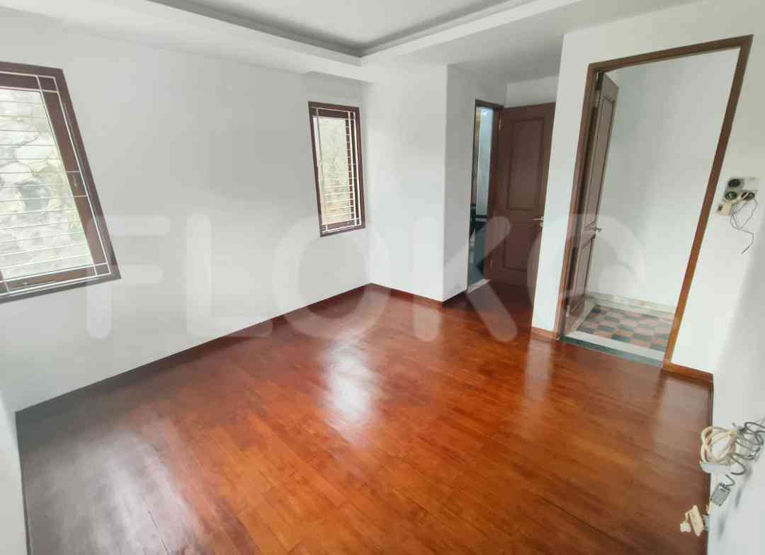 Dijual Rumah 6 BR, Luas 900 m2 di Taman Villa Meruya, Meruya 8