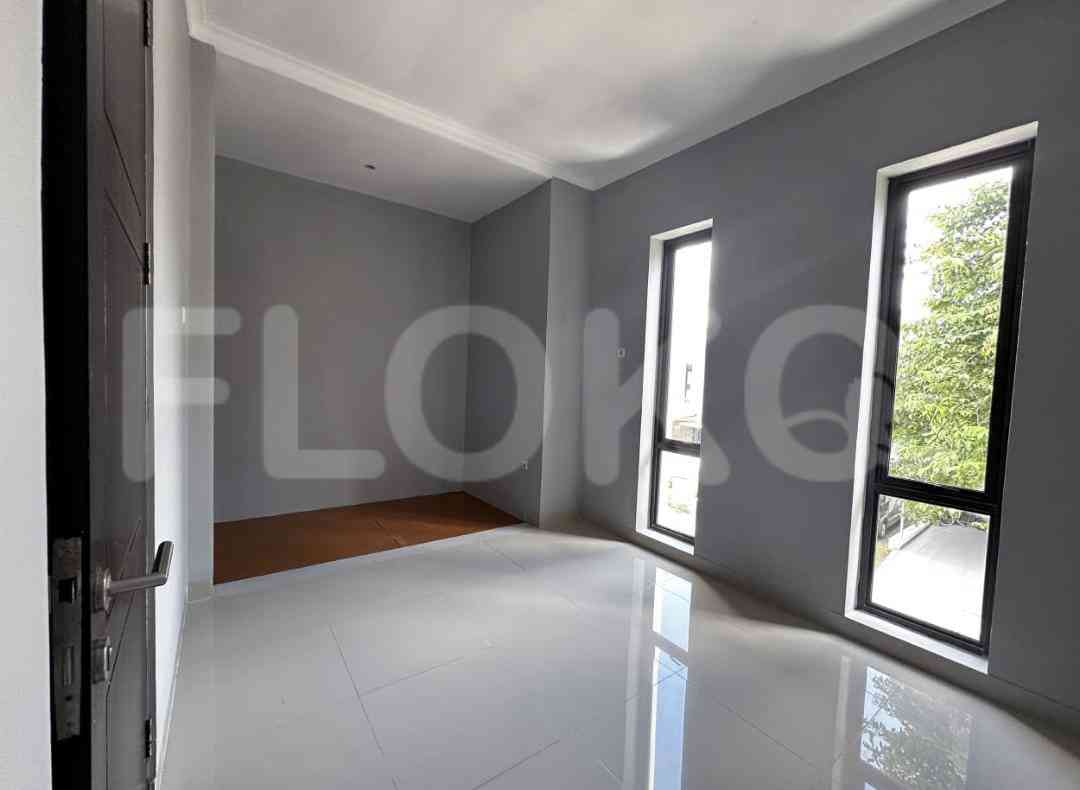 Dijual Rumah 3 BR, Luas 105 m2 di Casajardin, Cengkareng 4
