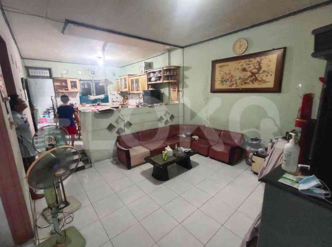 Dijual Rumah 4 BR, Luas 160 m2 di Duta Garden, Tangerang 4
