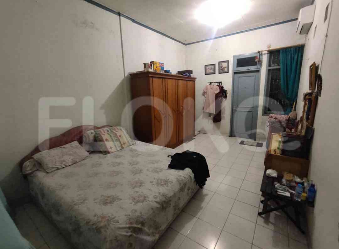 Dijual Rumah 4 BR, Luas 160 m2 di Duta Garden, Tangerang 8