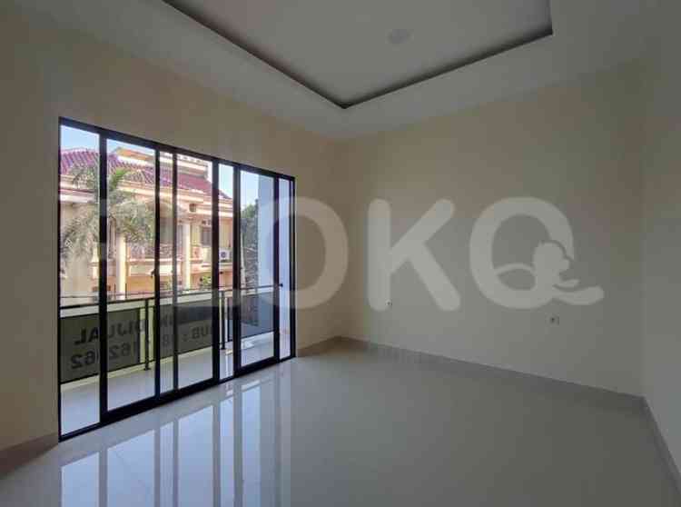 130 sqm, 5 BR house for sale in Taman Palem Lestari, Cengkareng 1