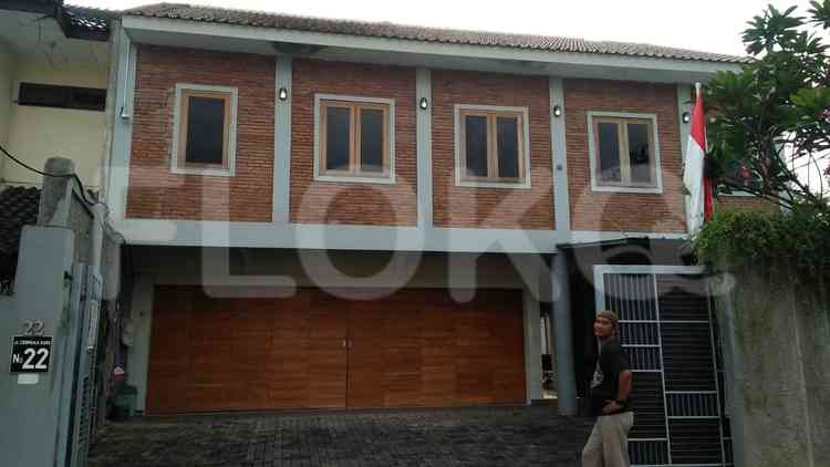 788 sqm, 5 BR house for rent in Cempaka Raya, Bintaro 3