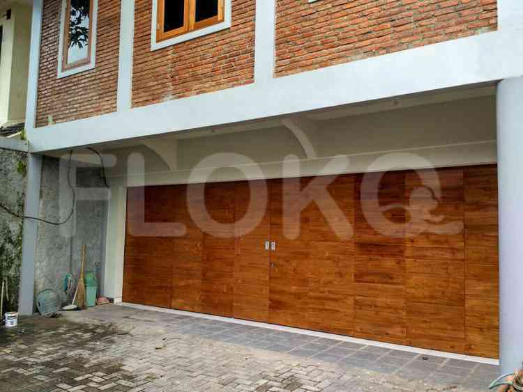 788 sqm, 5 BR house for rent in Cempaka Raya, Bintaro 5