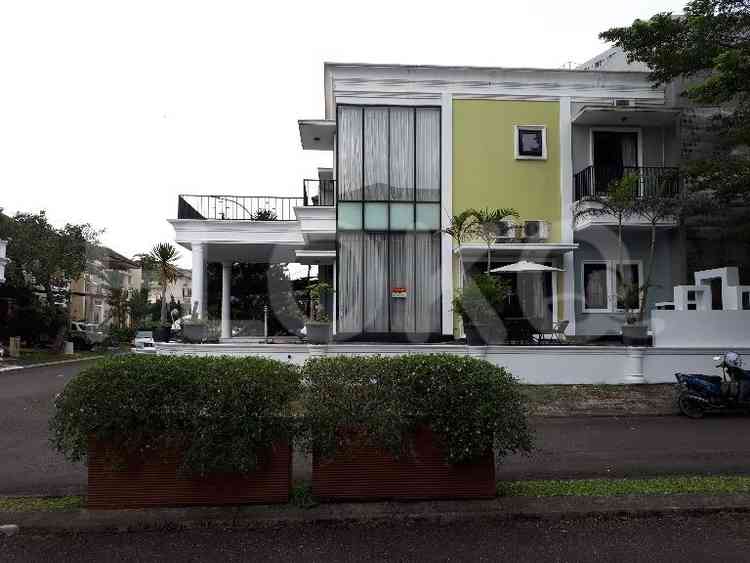 Disewakan Rumah 4 BR, Luas 250 m2 di The Green, BSD 2