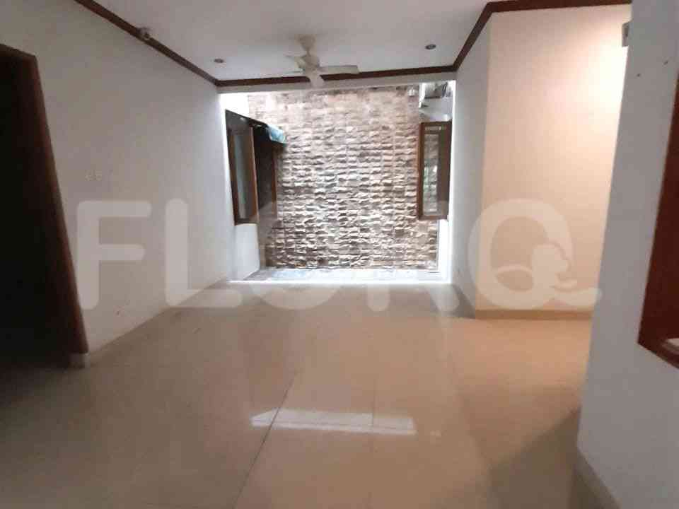 Dijual Rumah 4 BR, Luas 270 m2 di Pondok Indah, Pondok Indah 5