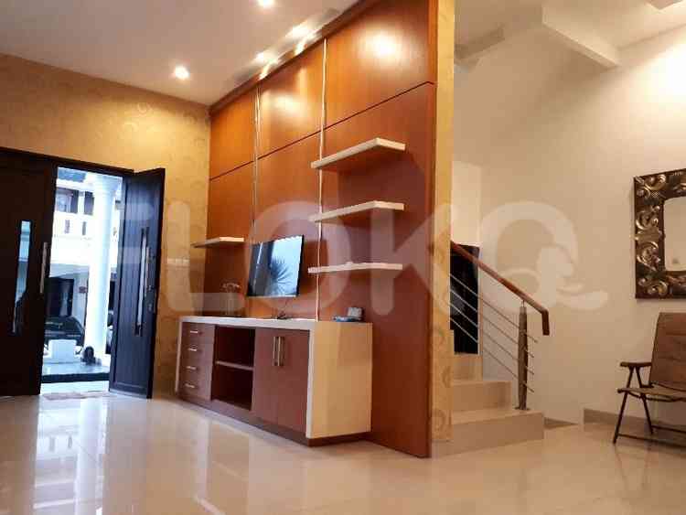 Disewakan Rumah 4 BR, Luas 250 m2 di The Green, BSD 3