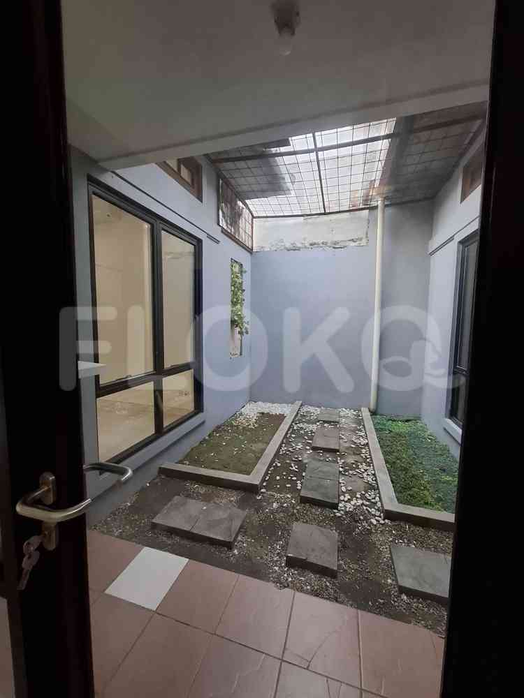 Disewakan Rumah 3 BR, Luas 160 m2 di Menteng, Bintaro 6