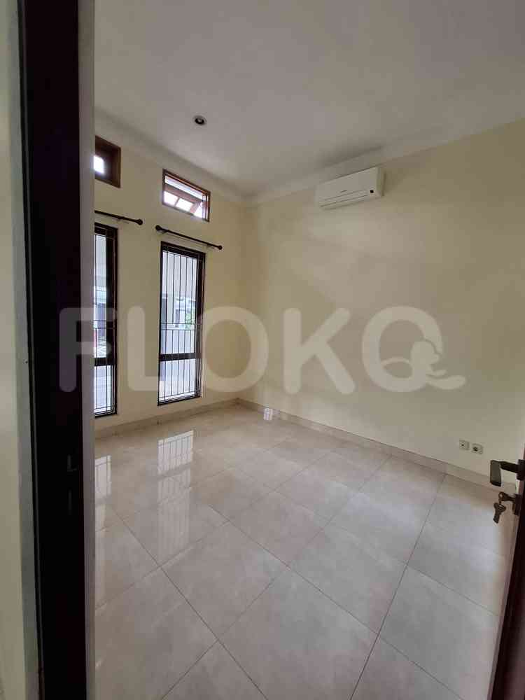 Disewakan Rumah 3 BR, Luas 160 m2 di Menteng, Bintaro 4