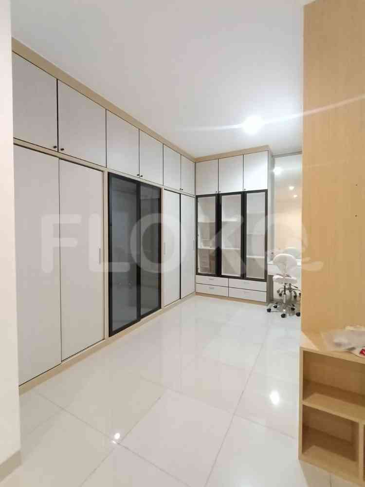 Disewakan Rumah 3 BR, Luas 170 m2 di Sektor 9, Bintaro 6