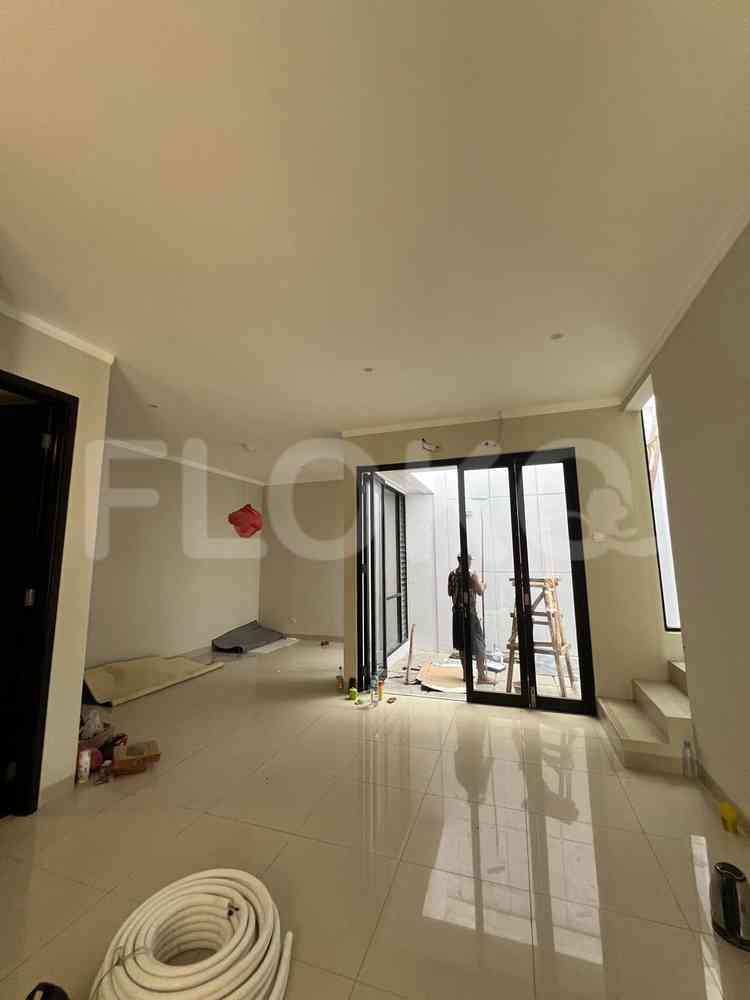 152 sqm, 4 BR house for rent in Discovery Flamine, Bintaro 3