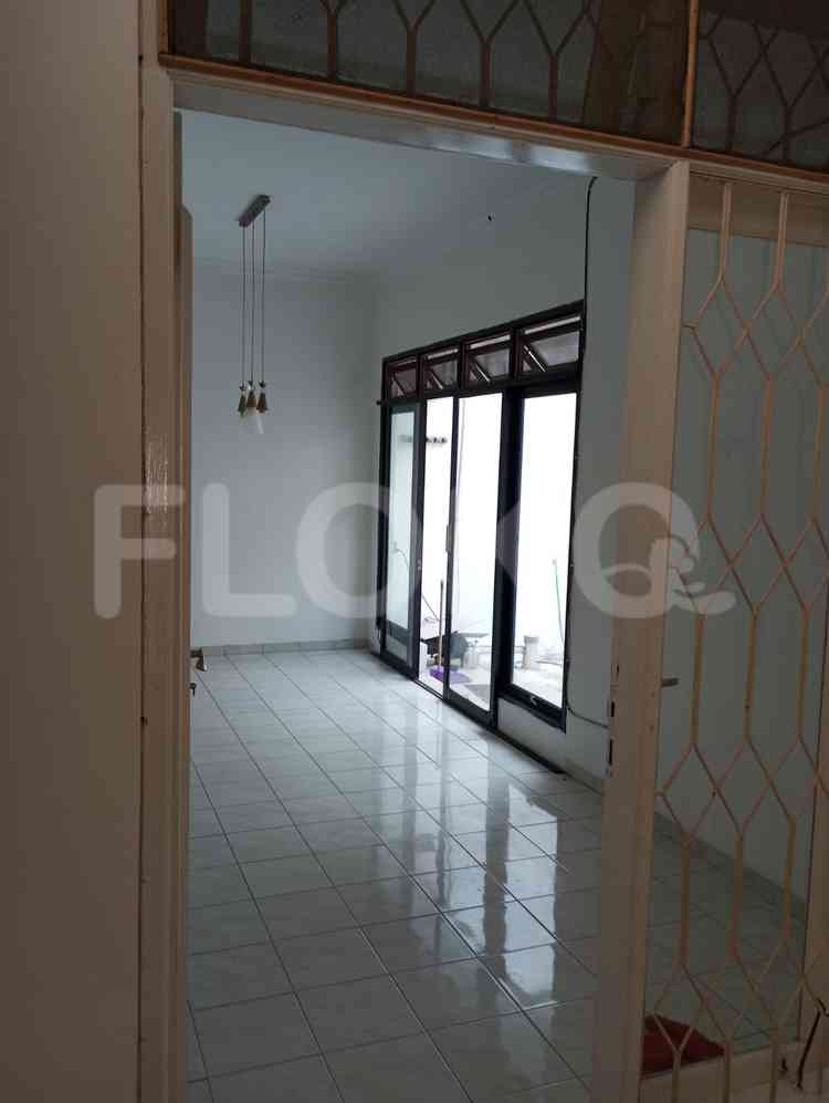 Disewakan Rumah 2 BR, Luas 180 m2 di Villa Dago, Ciputat 5