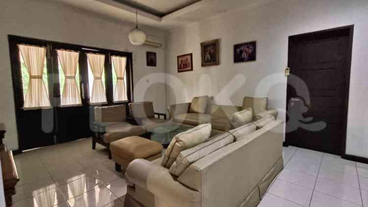 Disewakan Rumah 6 BR, Luas 450 m2 di Sektor 9, Bintaro 3