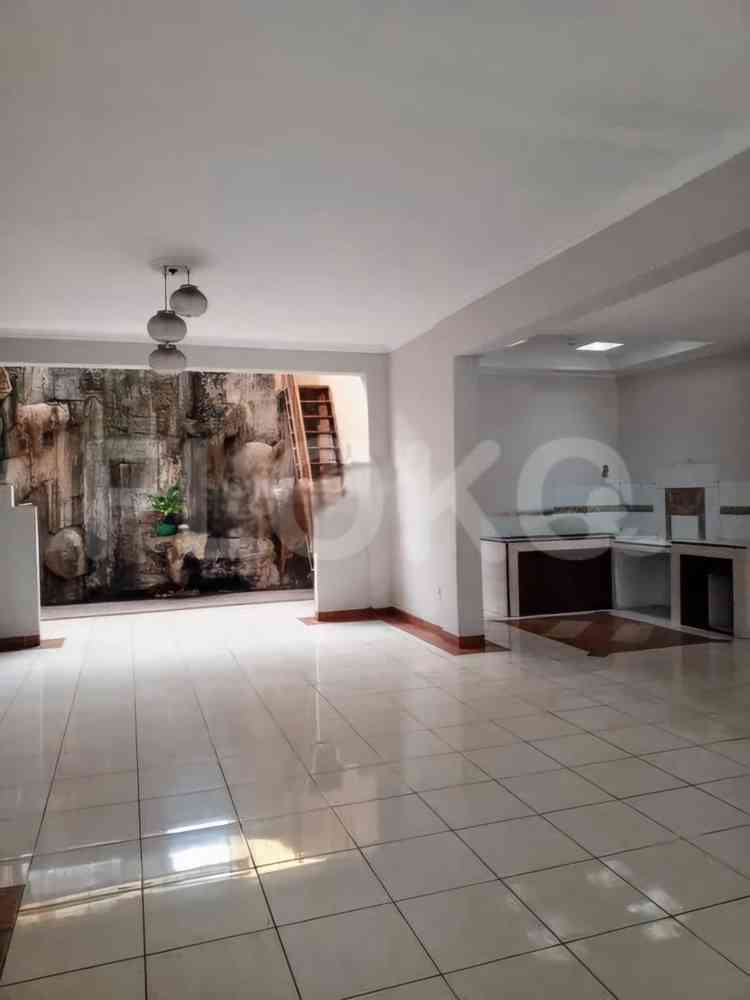 Disewakan Rumah 2 BR, Luas 80 m2 di Villa Melati Mas, Gading Serpong 3