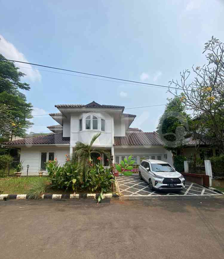 Disewakan Rumah 4 BR, Luas 230 m2 di Jl. Cikini II, Bintaro 2