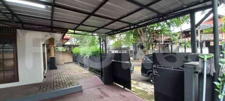 Disewakan Rumah 3 BR, Luas 350 m2 di Sektor 9, Bintaro 1