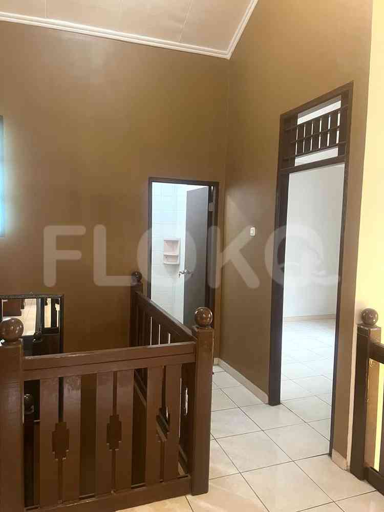 Disewakan Rumah 3 BR, Luas 350 m2 di Sektor 9, Bintaro 5